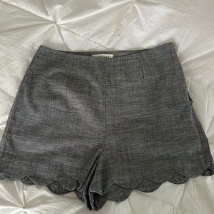 Monteau side zipped scalloped edge shorts Small